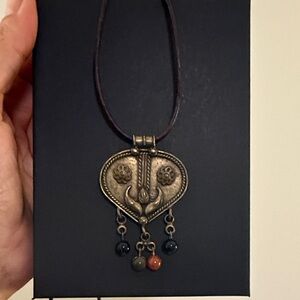 Elegant Silver Pendant Necklace